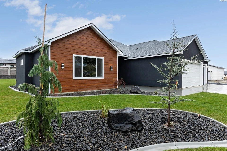 Awesome Custom Homes. Awesome Customer Service.